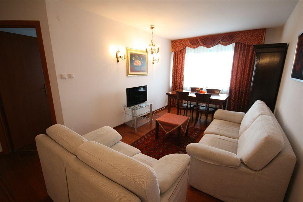 Lucka Residence Warschau Buitenkant foto