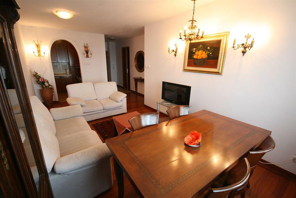 Lucka Residence Warschau Buitenkant foto